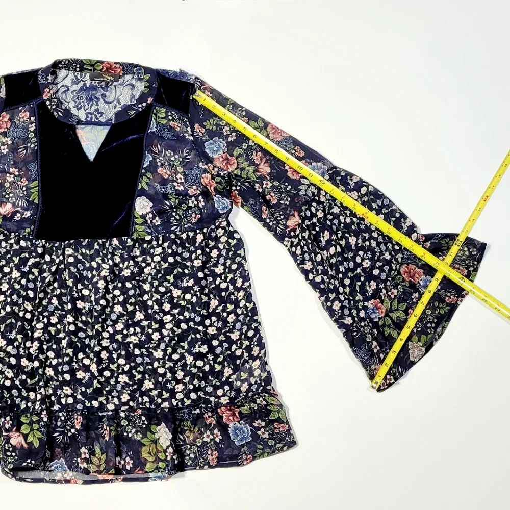Suzanne Betro Floral Velvet Lace Ruffles Bell Sleeves Flowy Pop Over Blouse (1X) - Picture 12 of 13